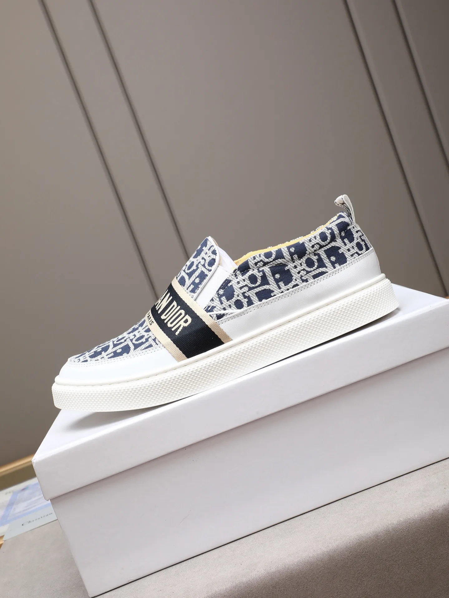 PP400 Dior upper cowhide ➕Dior classic fabric ➕Leather lining original non-slip wear-resistant lightweight soft outsole Style category: men's casual shoes, trendy style, comfortable on the feet Color: actual picture color 38-44 size (45 customized)